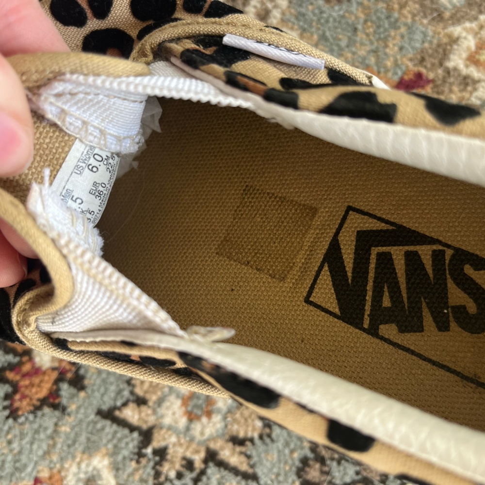 Leopard vans - Picture 6 of 6
